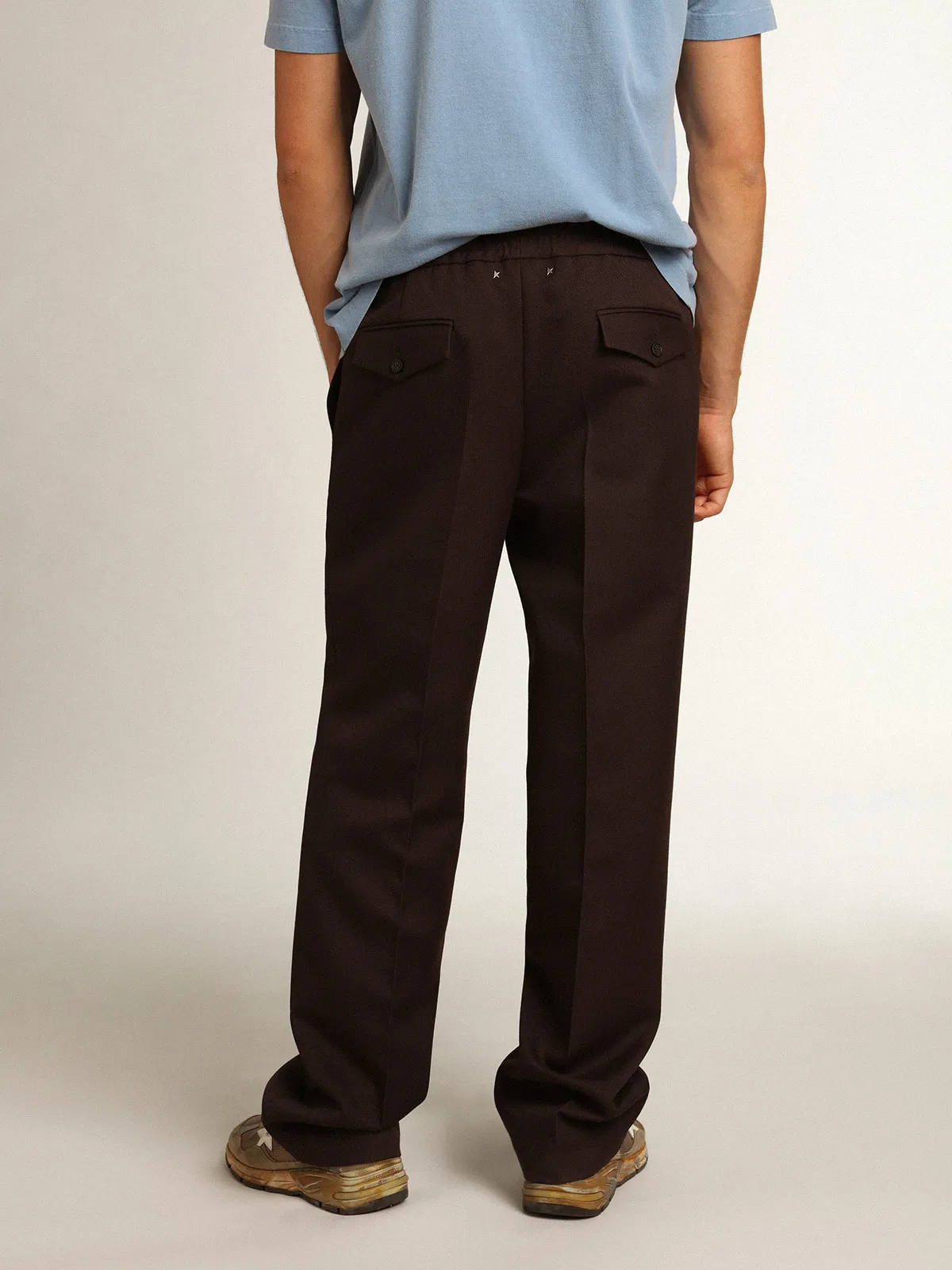 Men's joggers in licorice color