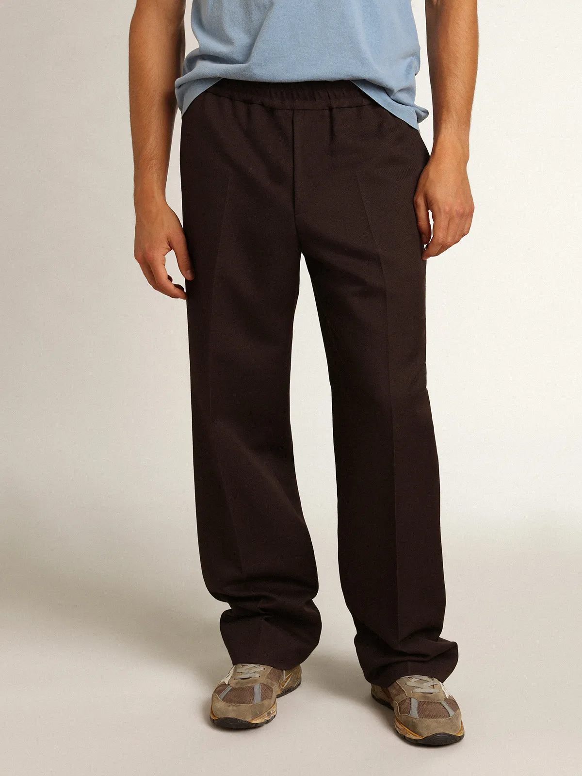 Men's joggers in licorice color